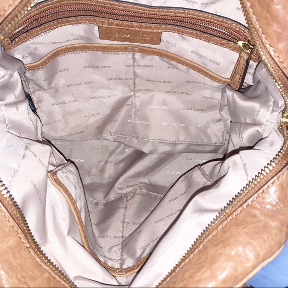 MICHAEL KORS Acorn Leather Uptown Astor Satchel with Gold Hardware - Picture 4 of 9